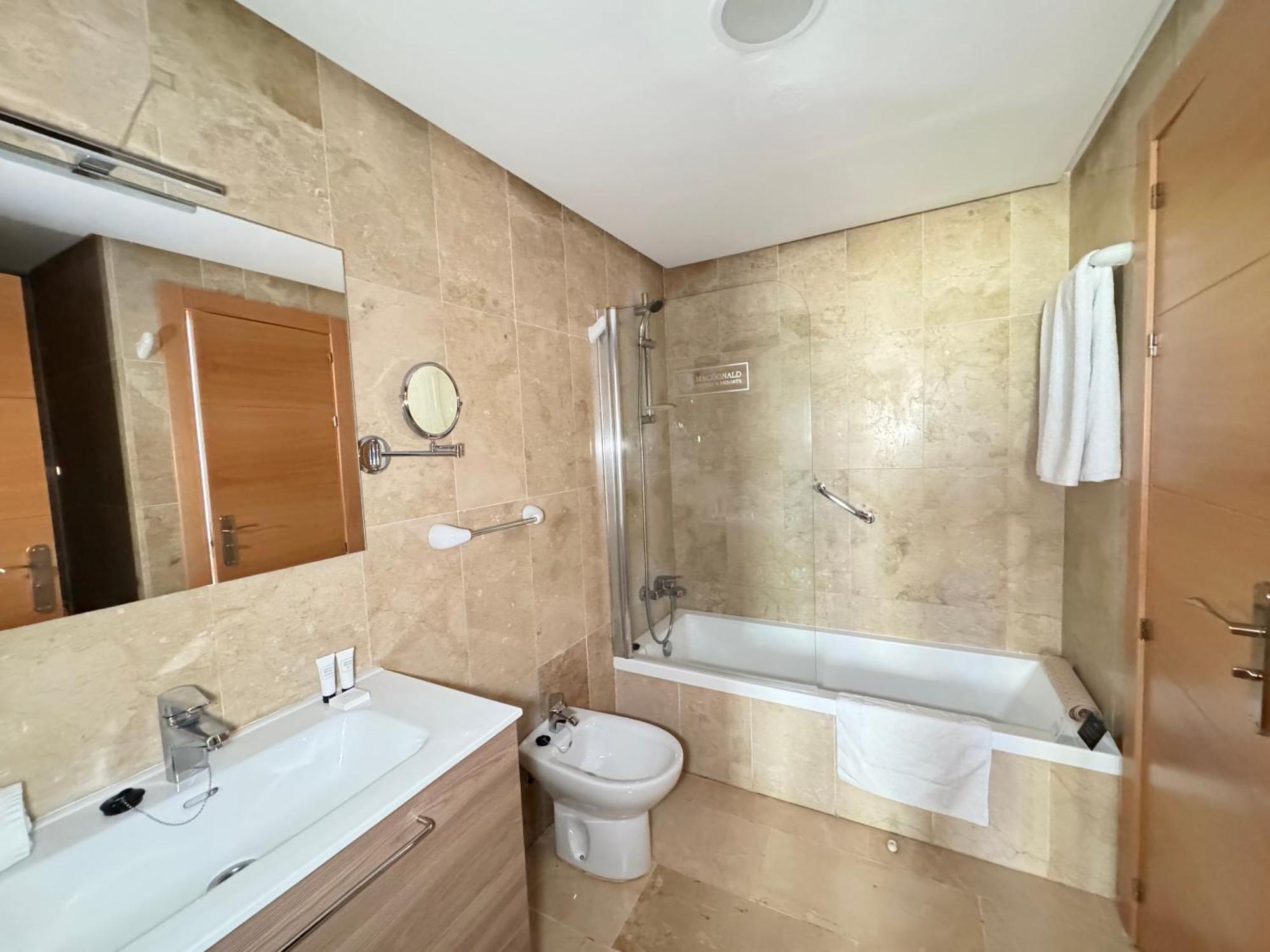 Macdonald Dona Lola Apartament